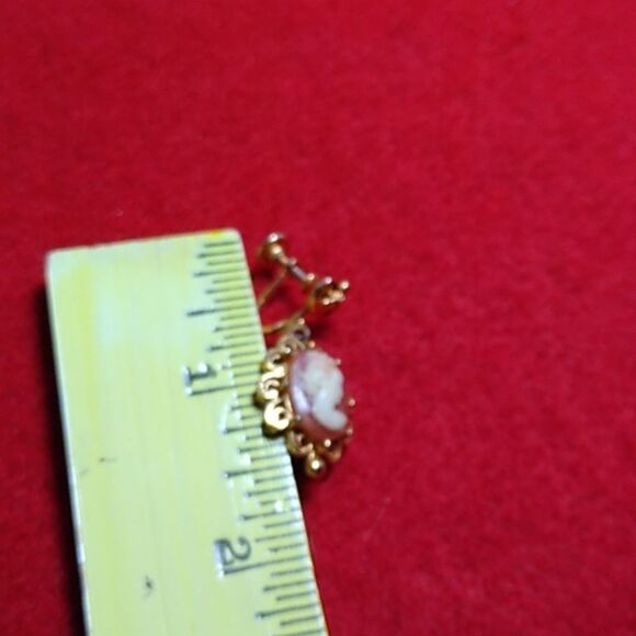 Vintage Cameo Gold Tone Metal Screw Back Dangling Earrings Cottagecore - Picture 8 of 8